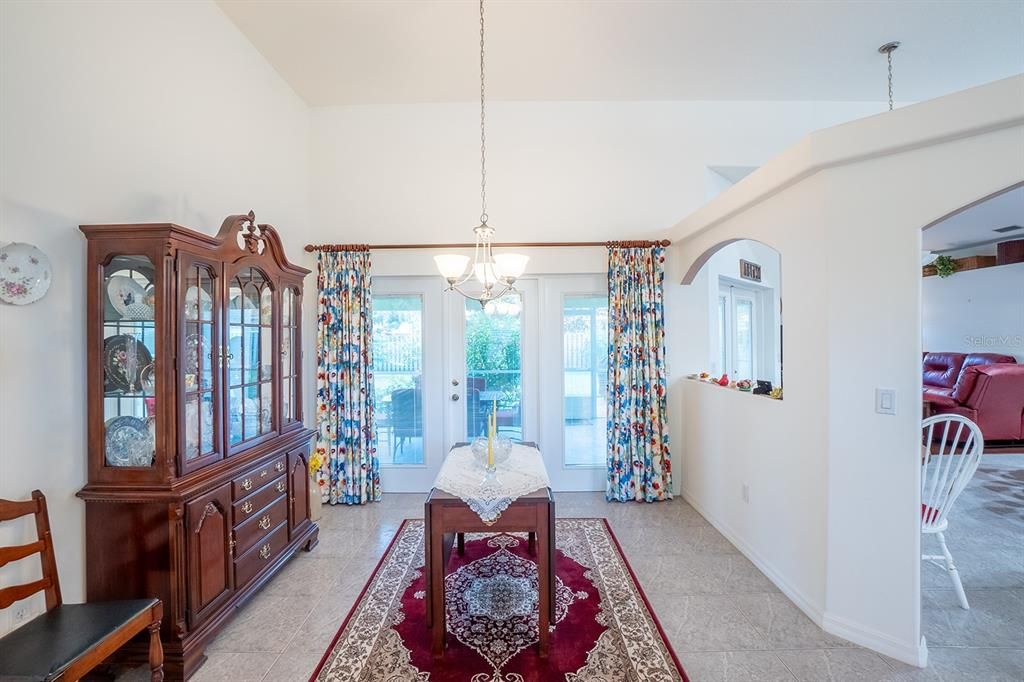 En Venta: $425,000 (4 camas, 3 baños, 2479 Pies cuadrados)