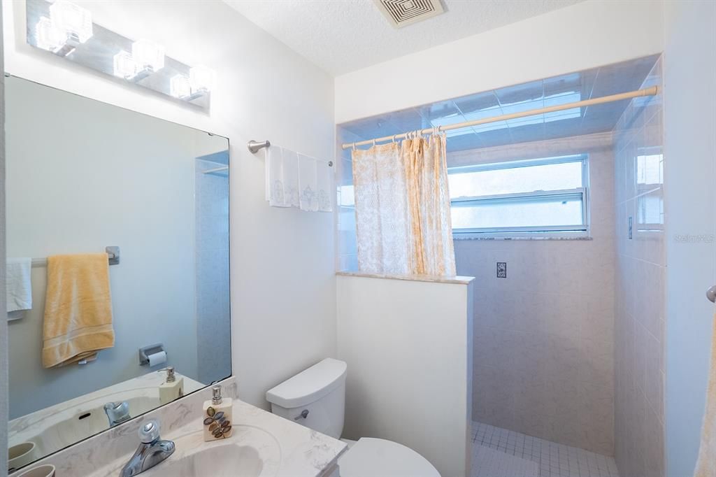 En Venta: $425,000 (4 camas, 3 baños, 2479 Pies cuadrados)