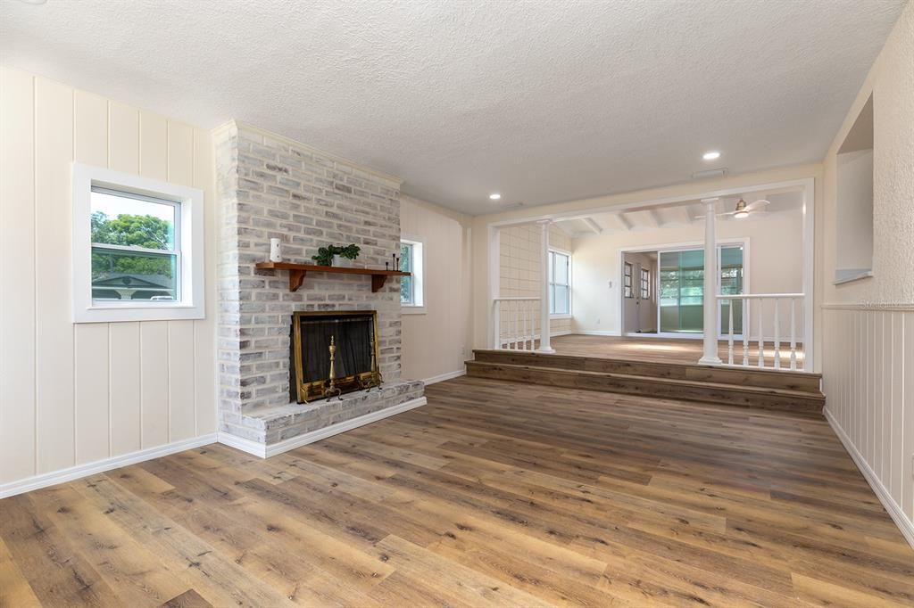 For Sale: $419,000 (3 beds, 2 baths, 1737 Square Feet)