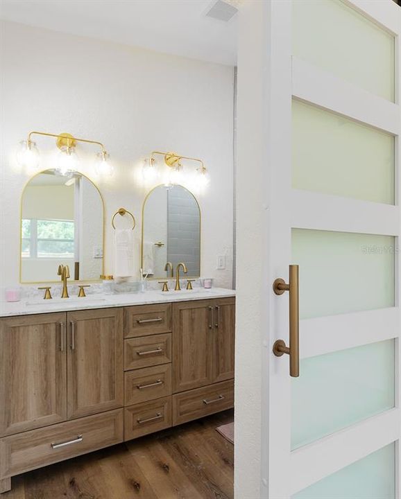 For Sale: $419,000 (3 beds, 2 baths, 1737 Square Feet)