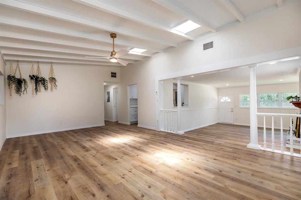 For Sale: $419,000 (3 beds, 2 baths, 1737 Square Feet)