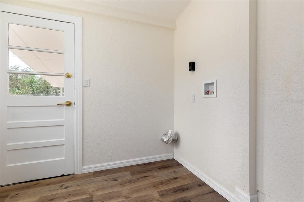 For Sale: $419,000 (3 beds, 2 baths, 1737 Square Feet)