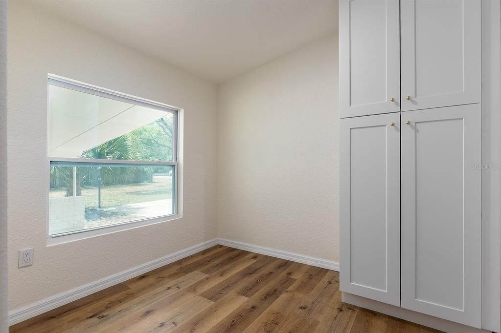 For Sale: $419,000 (3 beds, 2 baths, 1737 Square Feet)