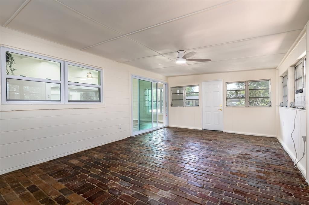 For Sale: $419,000 (3 beds, 2 baths, 1737 Square Feet)