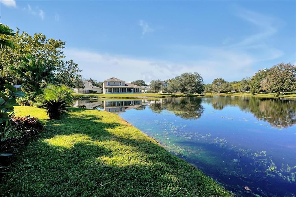 Activo con contrato: $585,000 (4 camas, 2 baños, 2115 Pies cuadrados)