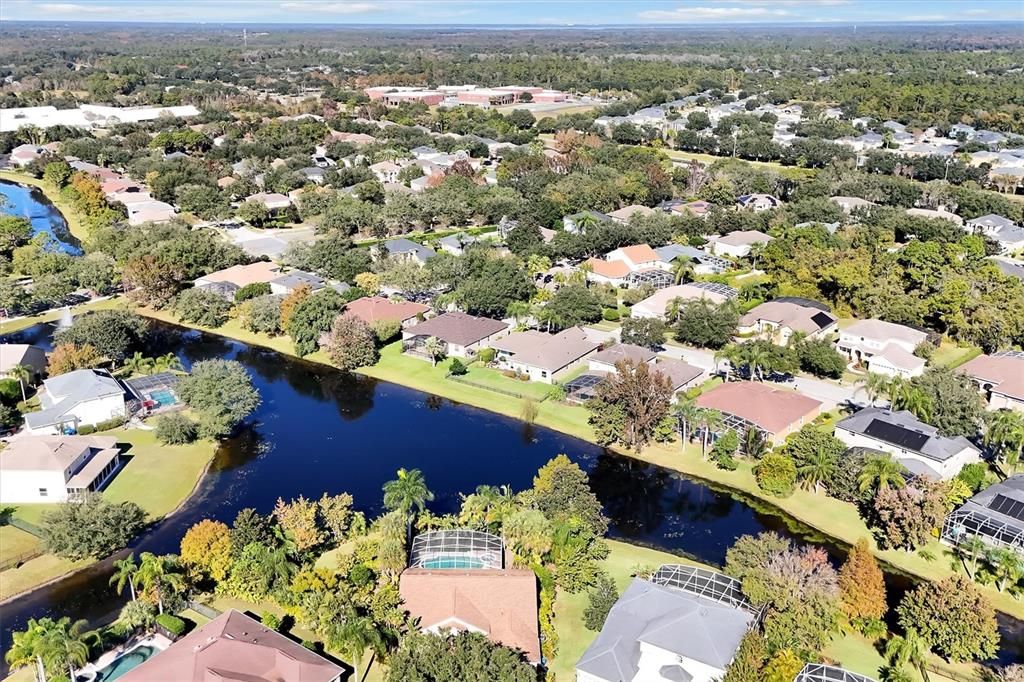 Activo con contrato: $585,000 (4 camas, 2 baños, 2115 Pies cuadrados)