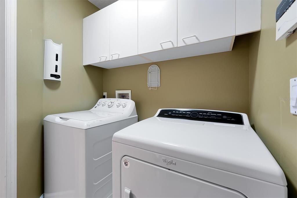 Activo con contrato: $585,000 (4 camas, 2 baños, 2115 Pies cuadrados)