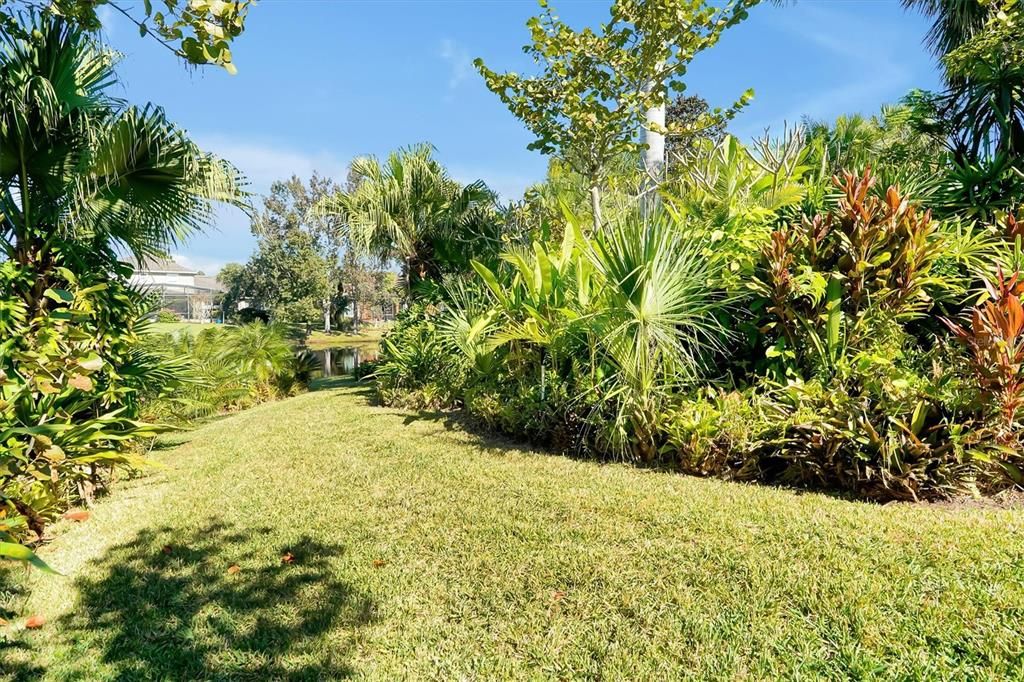 Activo con contrato: $585,000 (4 camas, 2 baños, 2115 Pies cuadrados)