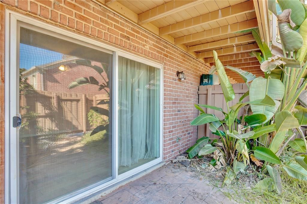 For Sale: $174,000 (2 beds, 1 baths, 891 Square Feet)