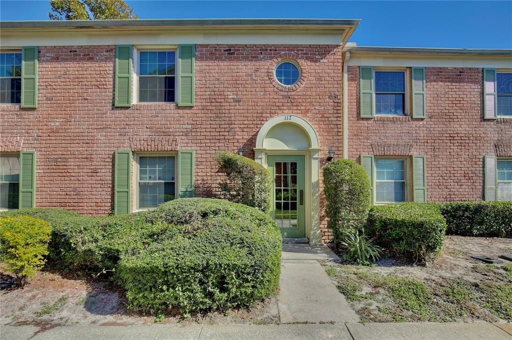 For Sale: $174,000 (2 beds, 1 baths, 891 Square Feet)