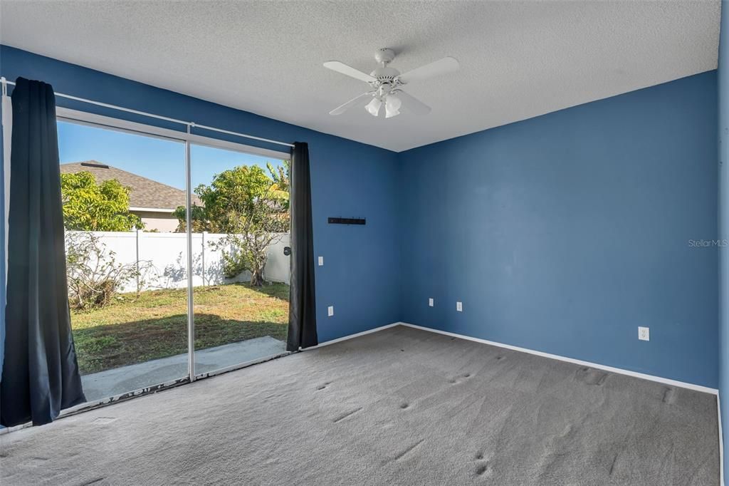 合同活跃: $325,000 (3 贝兹, 2 浴室, 1758 平方英尺)