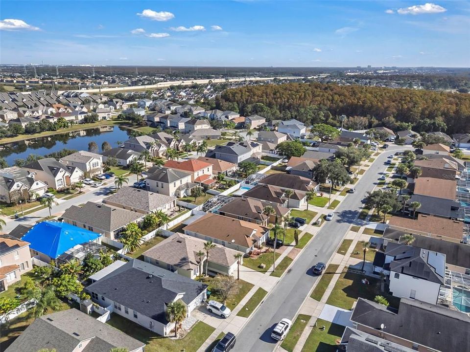 合同活跃: $325,000 (3 贝兹, 2 浴室, 1758 平方英尺)