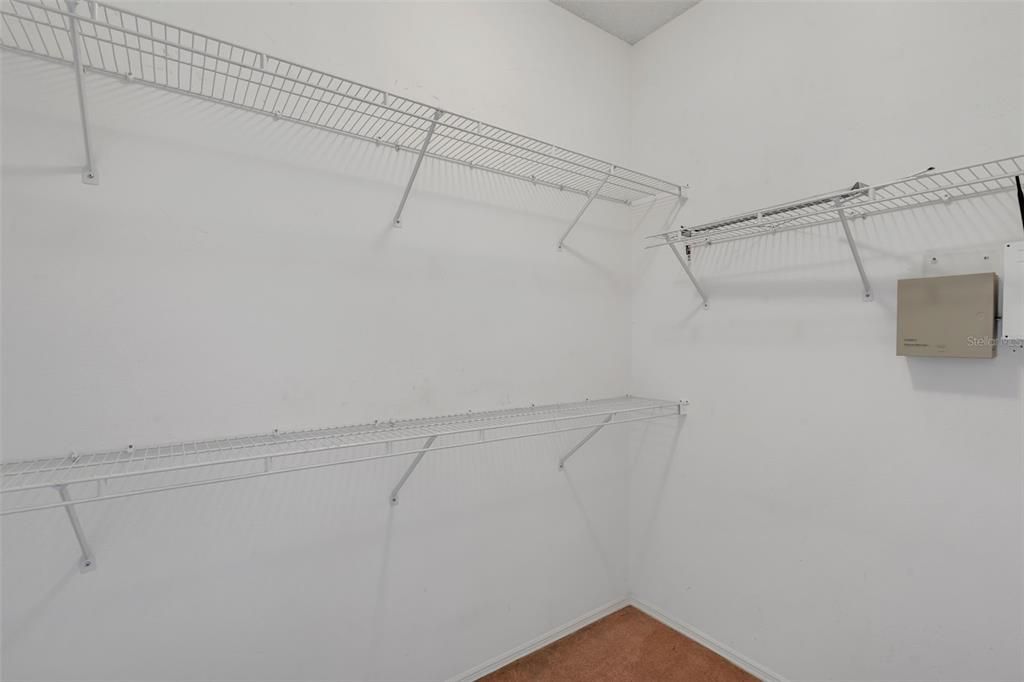 合同活跃: $325,000 (3 贝兹, 2 浴室, 1758 平方英尺)