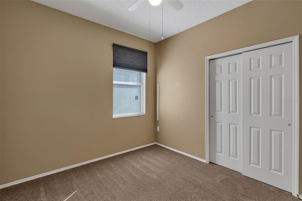 合同活跃: $325,000 (3 贝兹, 2 浴室, 1758 平方英尺)