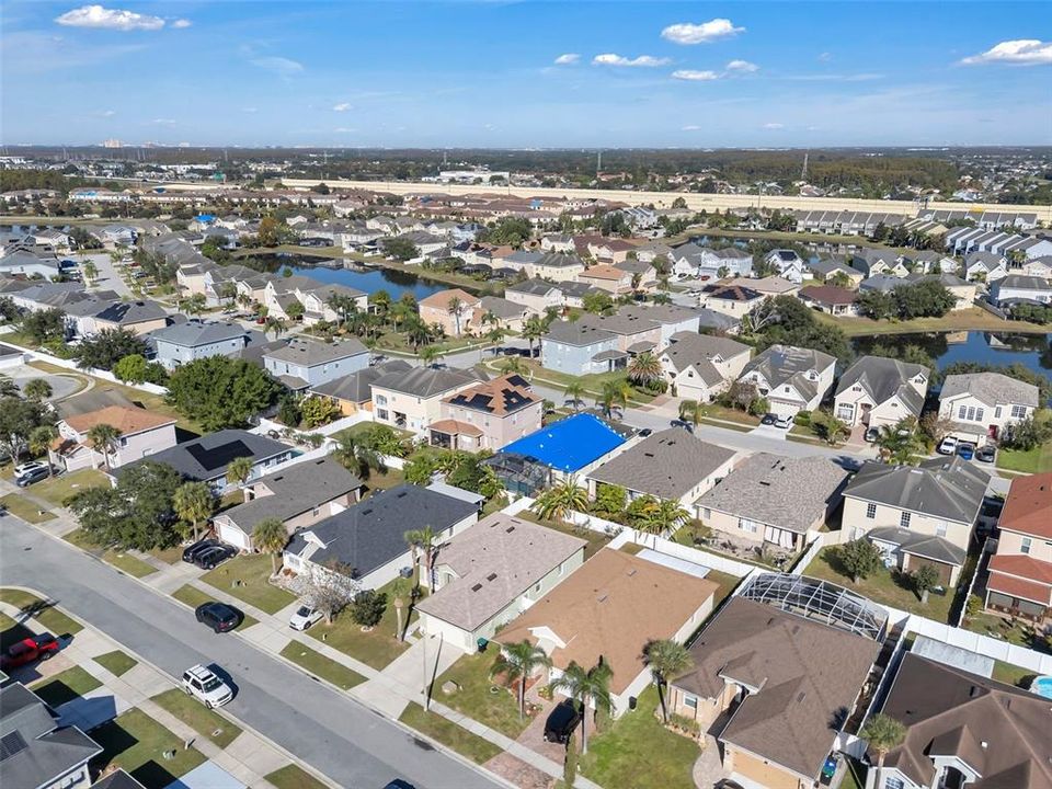 合同活跃: $325,000 (3 贝兹, 2 浴室, 1758 平方英尺)