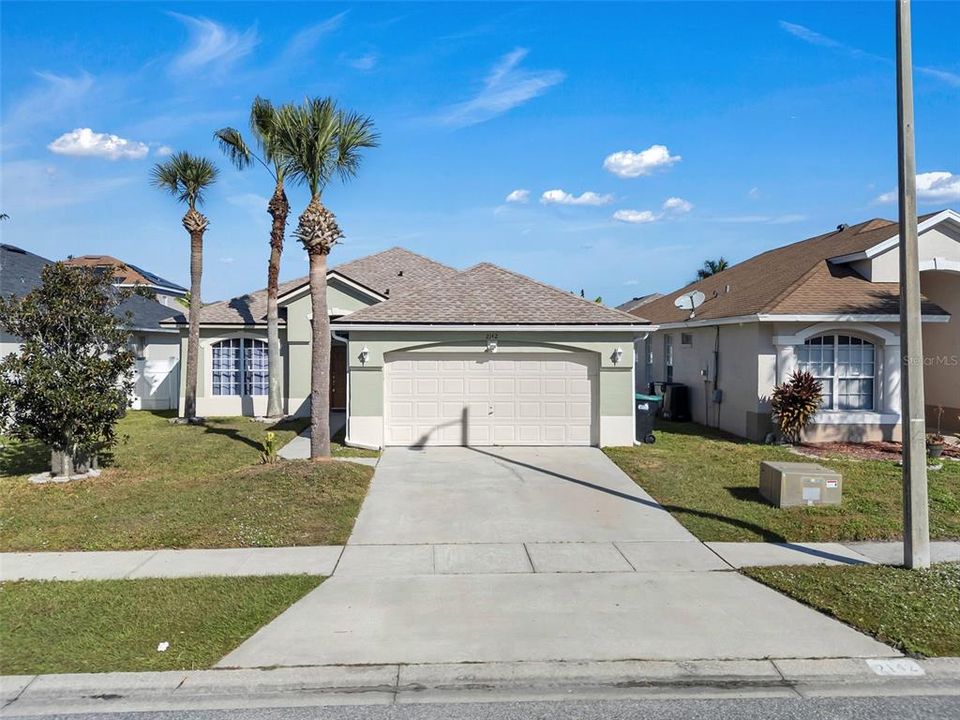 合同活跃: $325,000 (3 贝兹, 2 浴室, 1758 平方英尺)