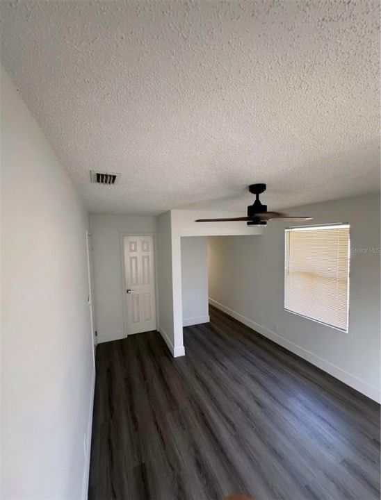 For Rent: $1,000 (1 beds, 1 baths, 1250 Square Feet)