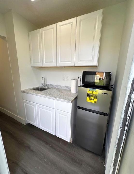 For Rent: $1,000 (1 beds, 1 baths, 1250 Square Feet)