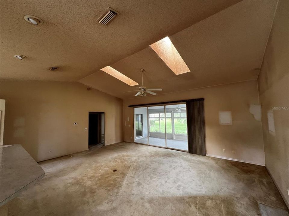 For Sale: $220,500 (3 beds, 2 baths, 1634 Square Feet)