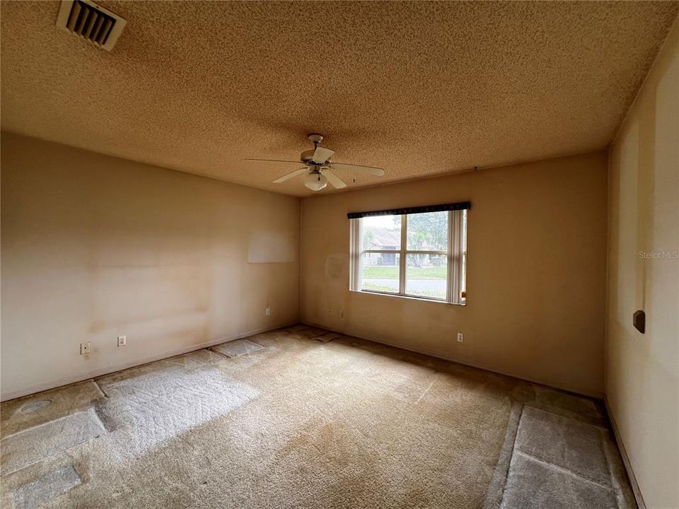 For Sale: $220,500 (3 beds, 2 baths, 1634 Square Feet)