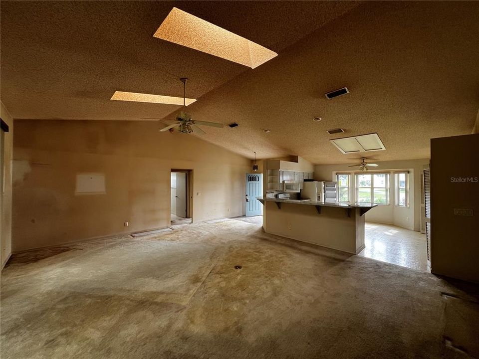For Sale: $220,500 (3 beds, 2 baths, 1634 Square Feet)