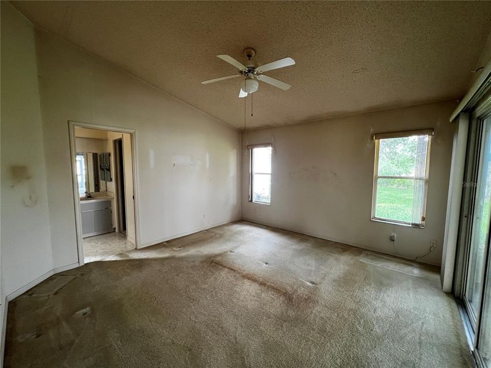 For Sale: $220,500 (3 beds, 2 baths, 1634 Square Feet)