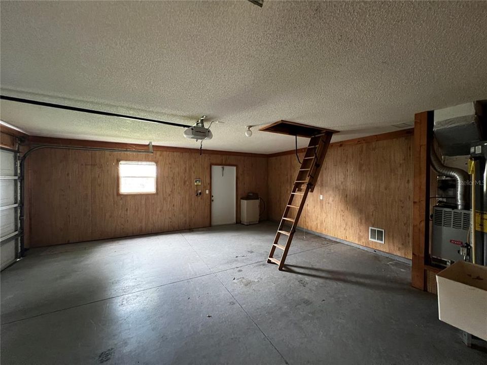 For Sale: $220,500 (3 beds, 2 baths, 1634 Square Feet)