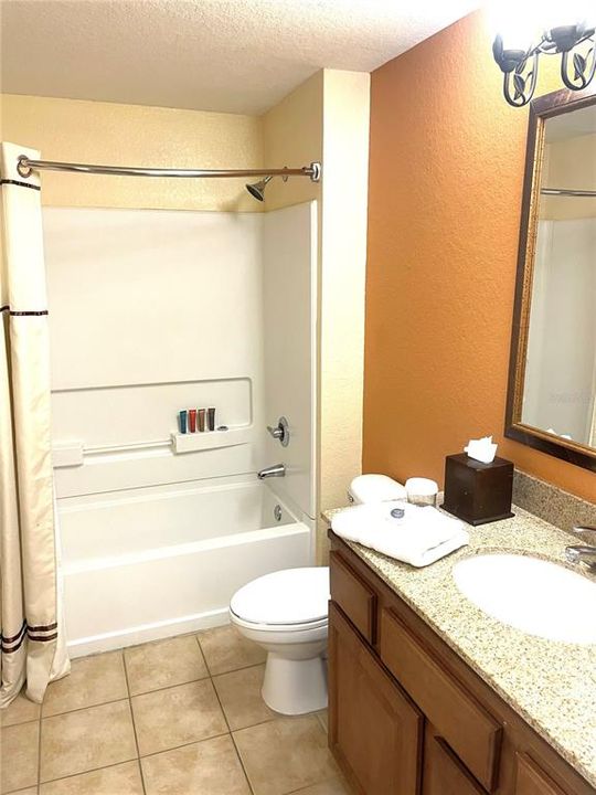 待售: $210,000 (2 贝兹, 2 浴室, 957 平方英尺)