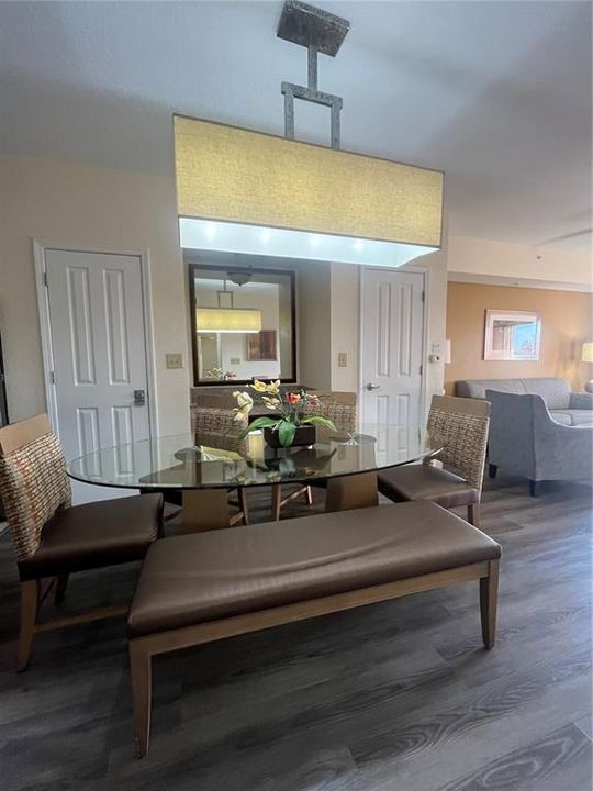 待售: $210,000 (2 贝兹, 2 浴室, 957 平方英尺)