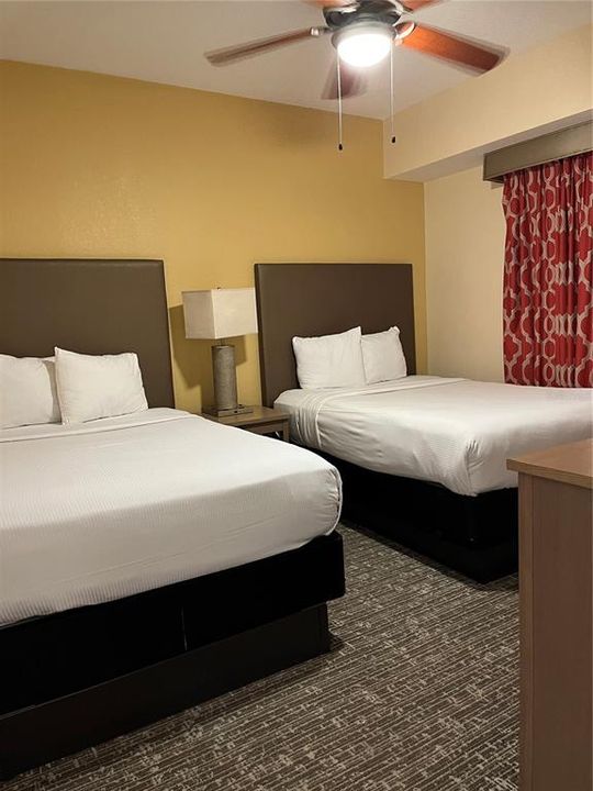 待售: $210,000 (2 贝兹, 2 浴室, 957 平方英尺)