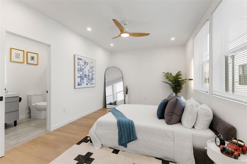 For Sale: $799,000 (3 beds, 3 baths, 2280 Square Feet)