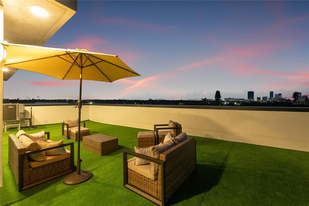 For Sale: $799,000 (3 beds, 3 baths, 2280 Square Feet)