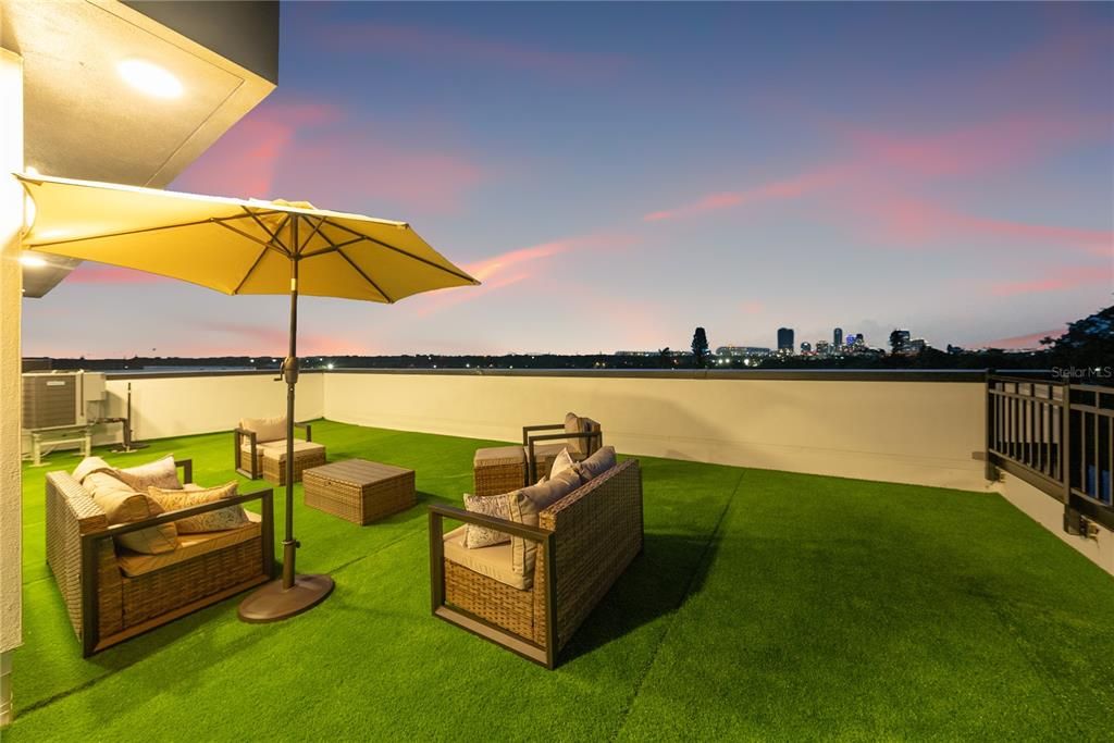 For Sale: $799,000 (3 beds, 3 baths, 2280 Square Feet)