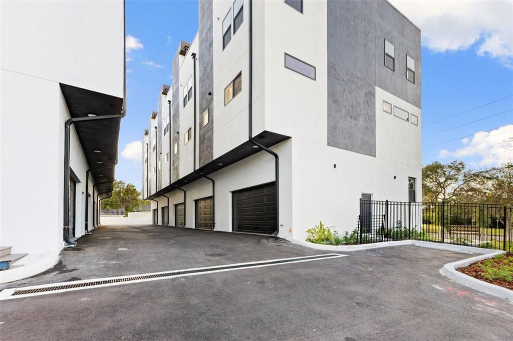 For Sale: $799,000 (3 beds, 3 baths, 2280 Square Feet)