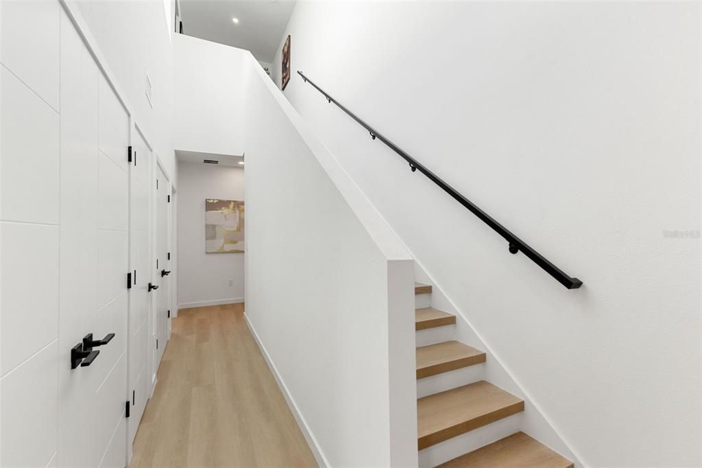 For Sale: $799,000 (3 beds, 3 baths, 2280 Square Feet)