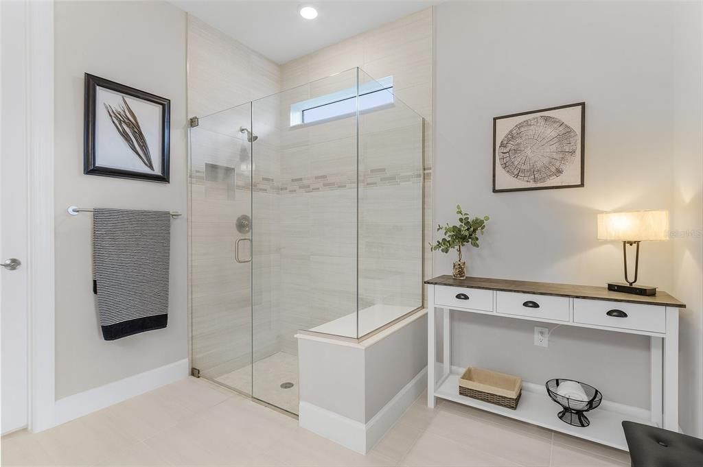 En Venta: $528,000 (3 camas, 2 baños, 2084 Pies cuadrados)