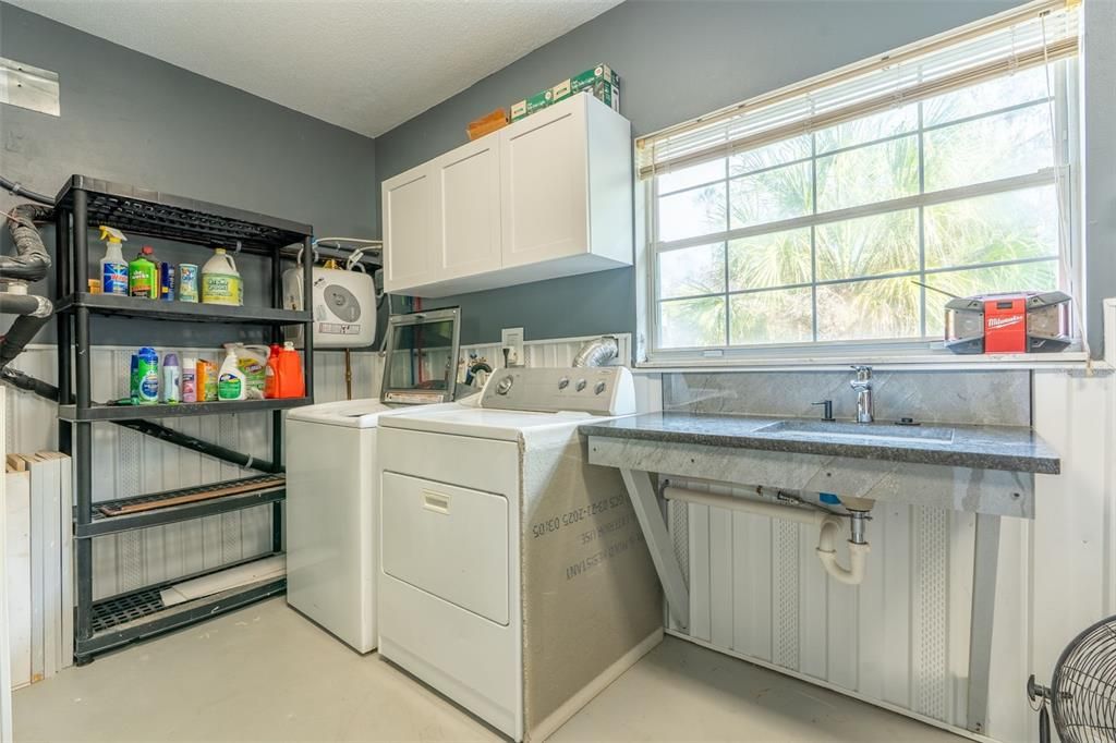 For Sale: $449,000 (3 beds, 2 baths, 2364 Square Feet)