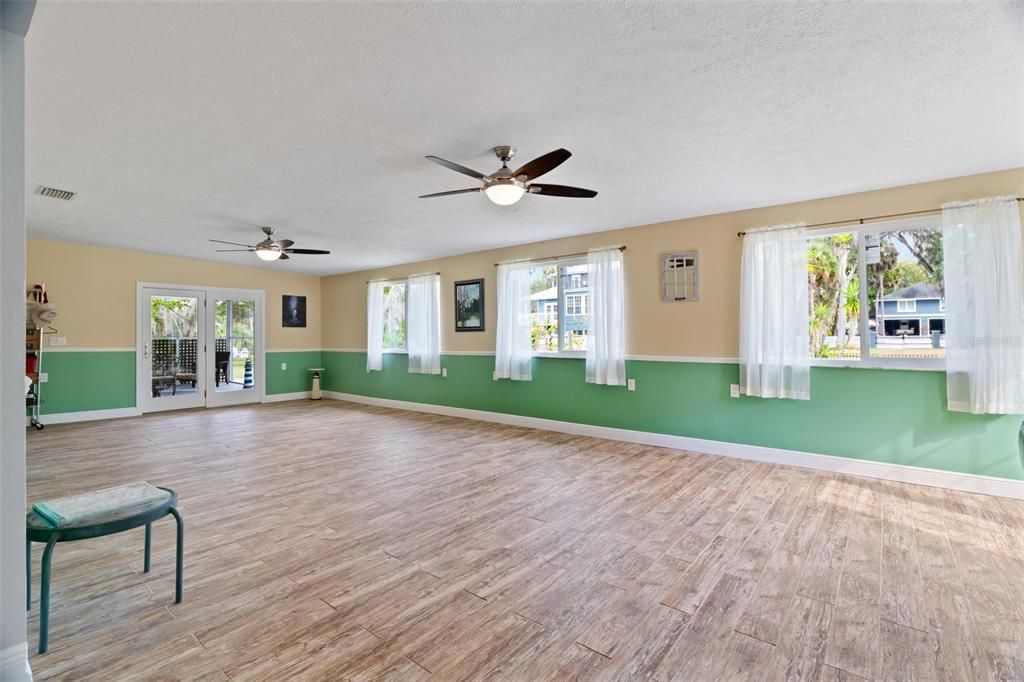 For Sale: $449,000 (3 beds, 2 baths, 2364 Square Feet)