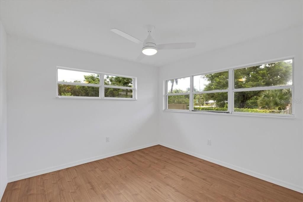 For Rent: $1,650 (2 beds, 1 baths, 1142 Square Feet)