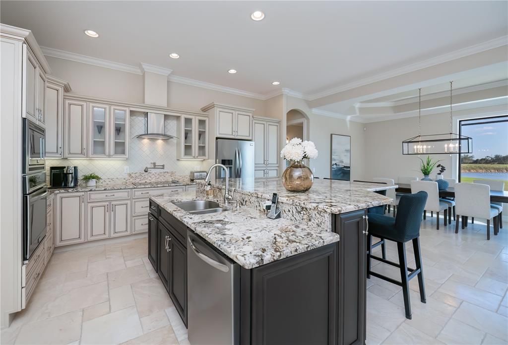 待售: $975,000 (3 贝兹, 2 浴室, 2340 平方英尺)