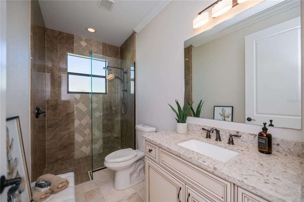 待售: $975,000 (3 贝兹, 2 浴室, 2340 平方英尺)