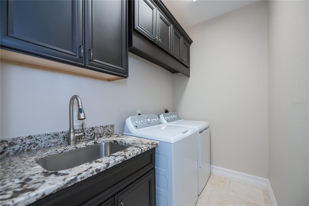 待售: $975,000 (3 贝兹, 2 浴室, 2340 平方英尺)