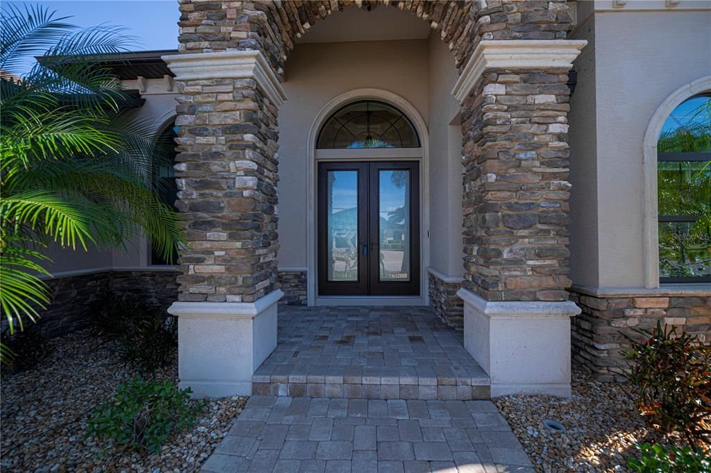 待售: $975,000 (3 贝兹, 2 浴室, 2340 平方英尺)