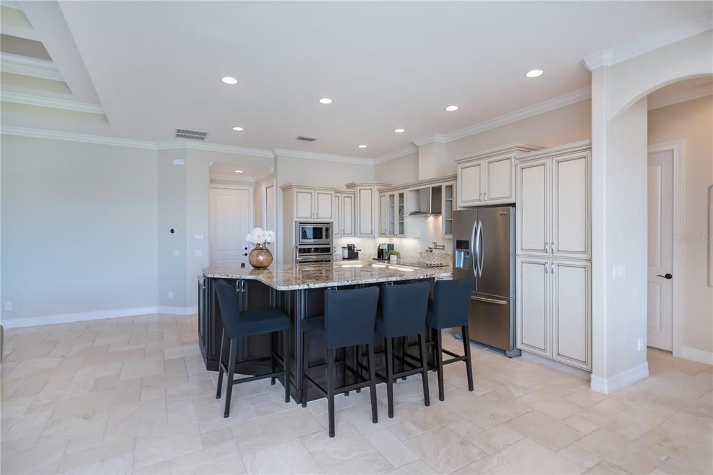 待售: $975,000 (3 贝兹, 2 浴室, 2340 平方英尺)