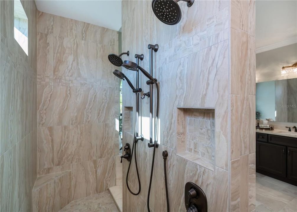 待售: $975,000 (3 贝兹, 2 浴室, 2340 平方英尺)