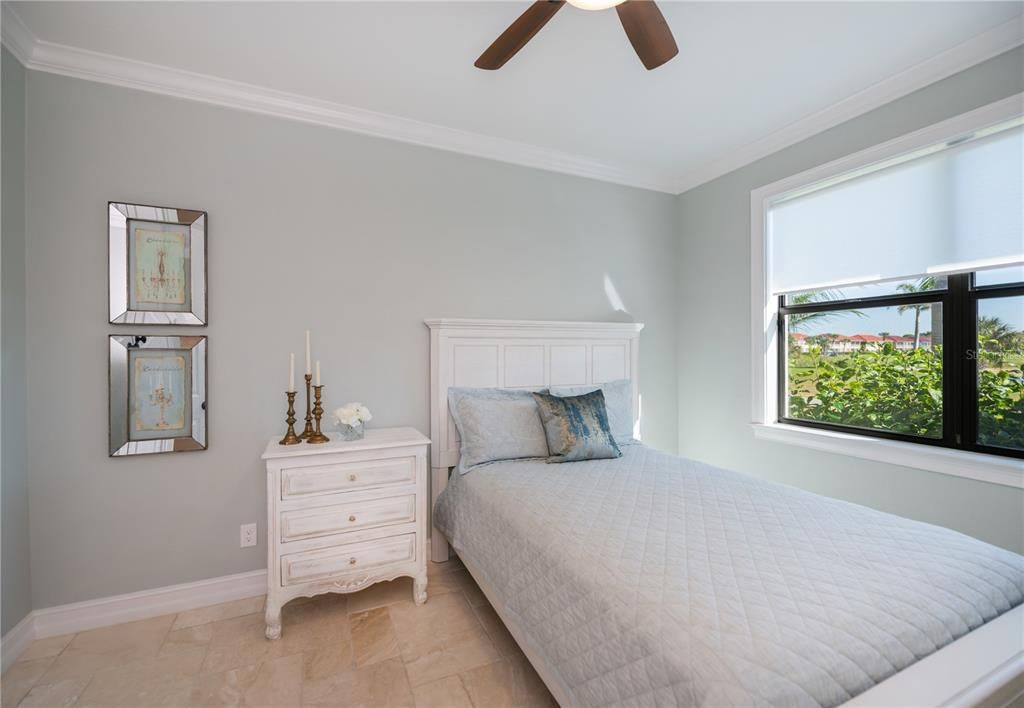 待售: $975,000 (3 贝兹, 2 浴室, 2340 平方英尺)