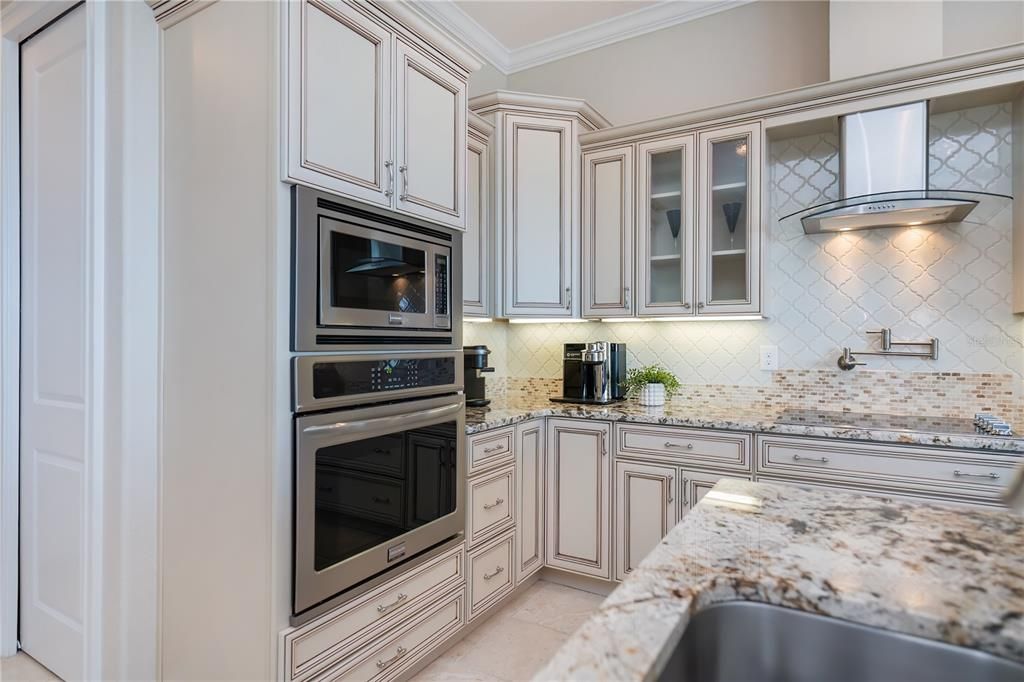 待售: $975,000 (3 贝兹, 2 浴室, 2340 平方英尺)