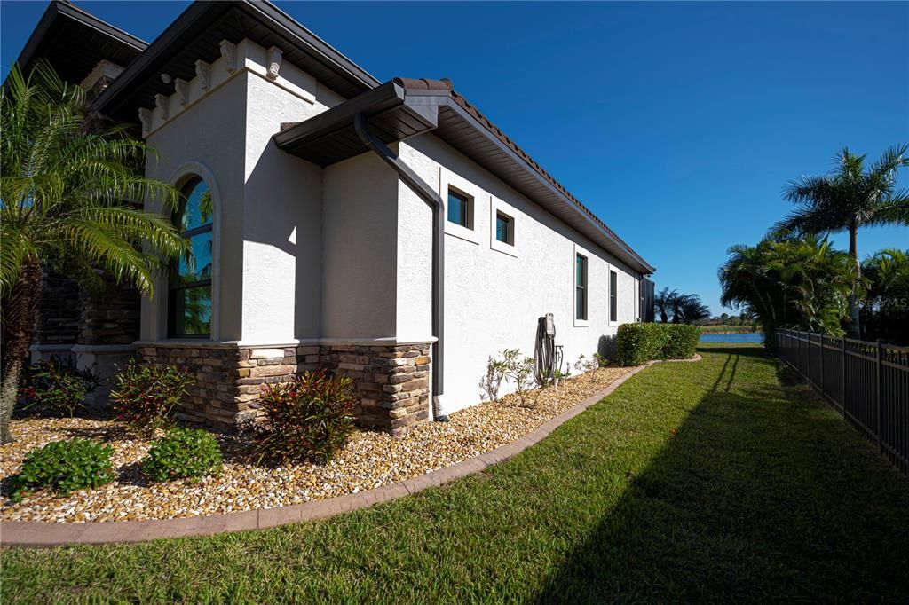 待售: $975,000 (3 贝兹, 2 浴室, 2340 平方英尺)