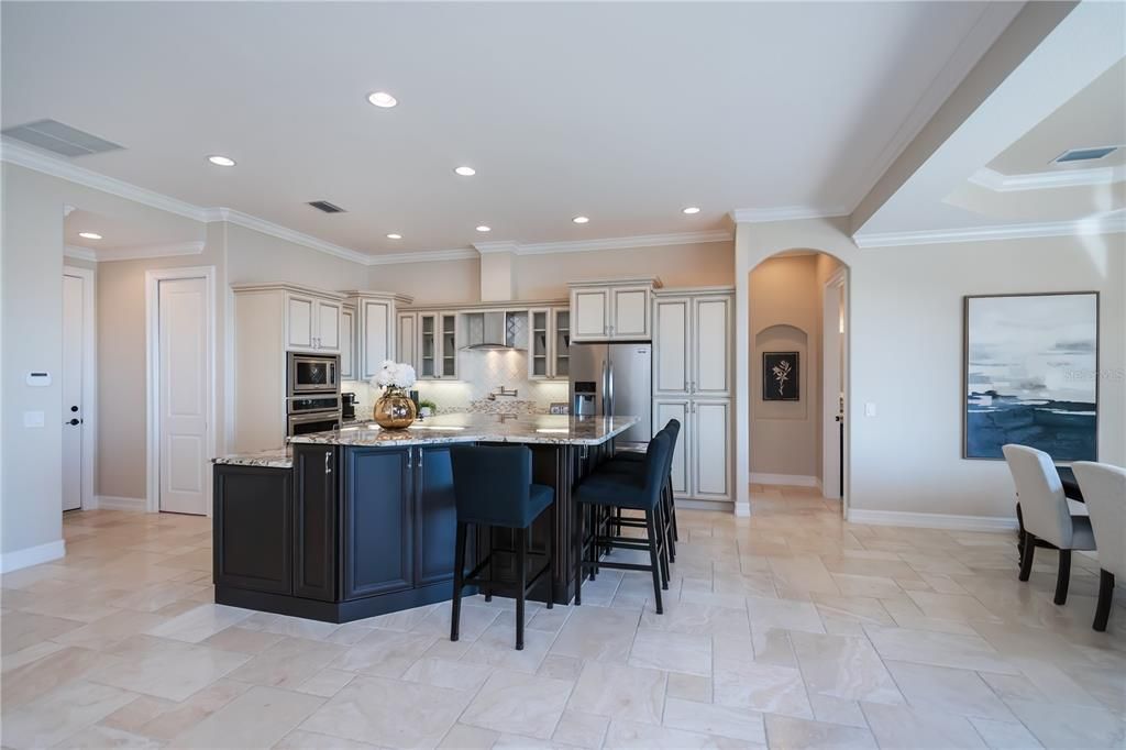 待售: $975,000 (3 贝兹, 2 浴室, 2340 平方英尺)