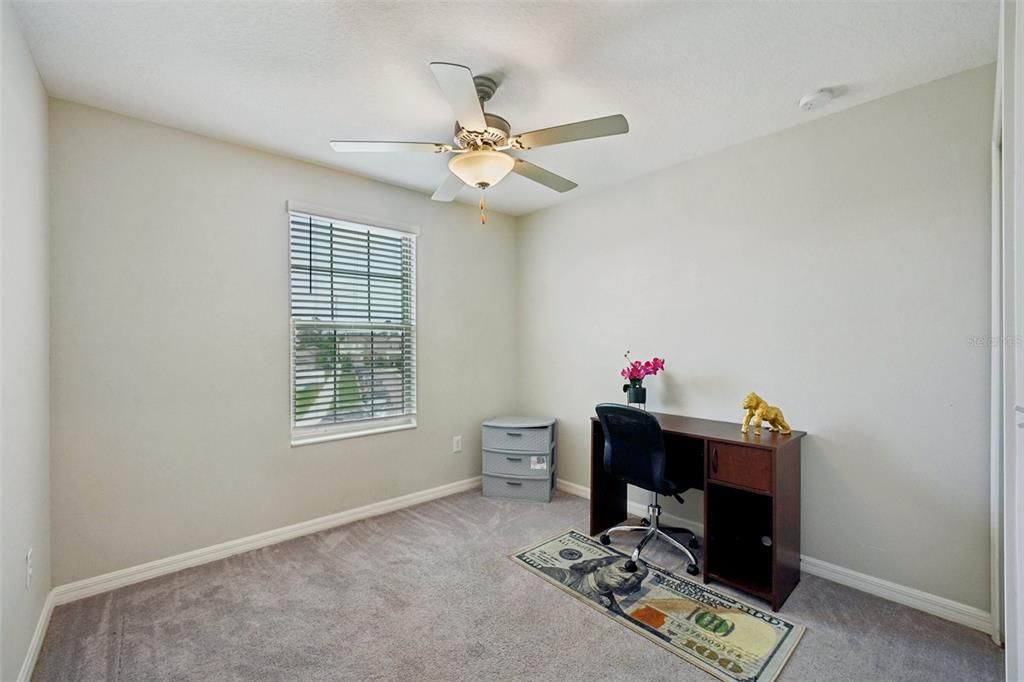 В аренду: $2,300 (4 спален, 2 ванн, 1914 Квадратных фут)